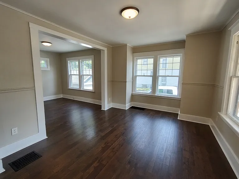 55 Clayton St — Photo 8
