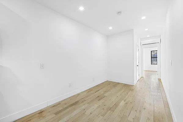 Rented by Blue Egg Realty Corp | media 27