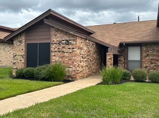 4022 Woodcrest Dr, Bryan, TX 77802