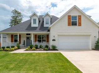 4695 W Bittersweet Dr, Fayetteville, AR 72704