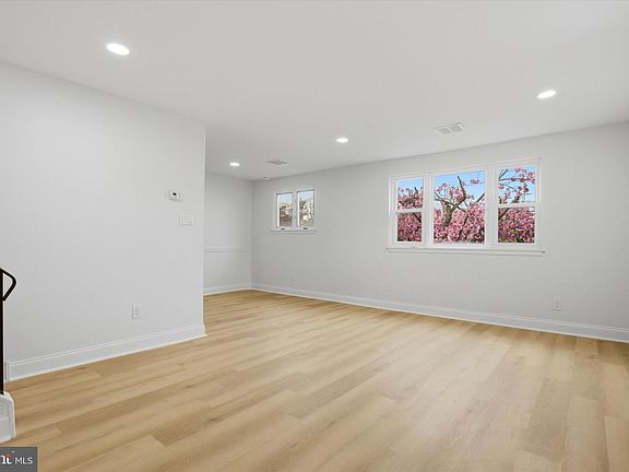 4th image of 501 Cherry St