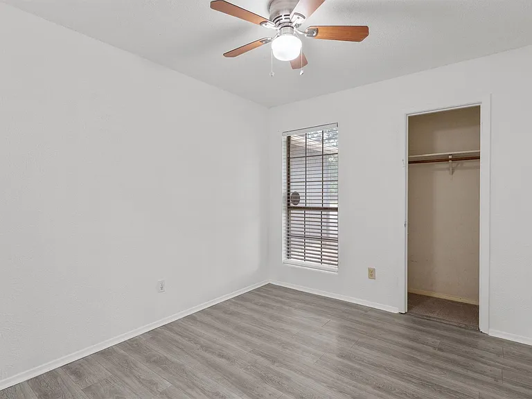 701 Riverwood Dr — Photo 23