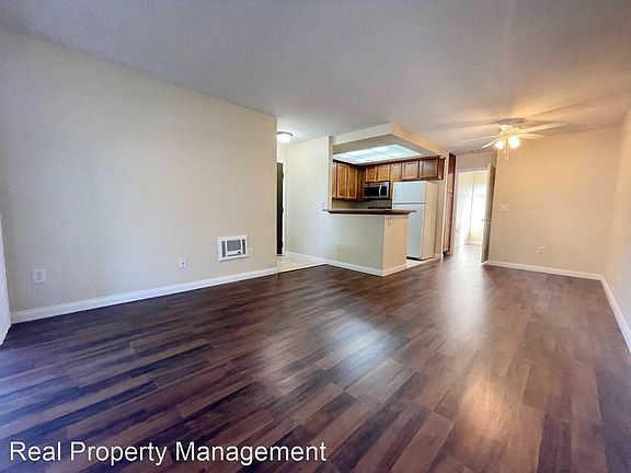 3rd image of 432 Edgehill Ln Unit 71