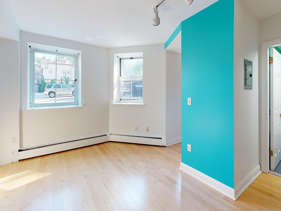 2nd image of 2-6 Arlington St #4-7