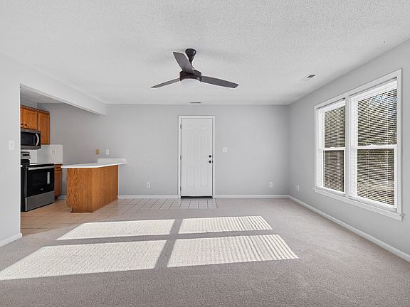 4th image of 241 Shurley St