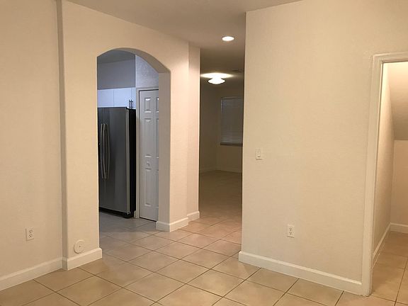 5th image of 1444 SE 26th Ave