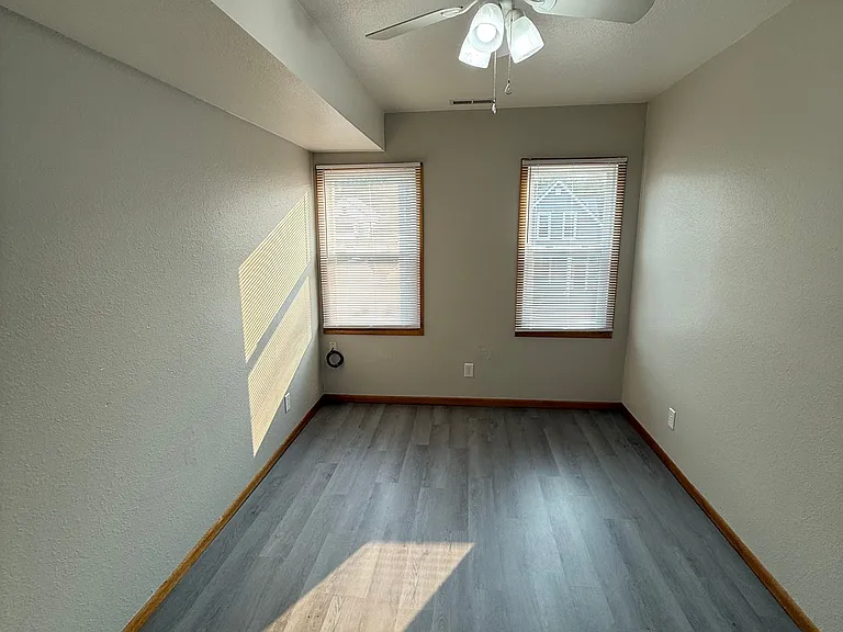2534 Windsor Ave #2534 — Photo 9