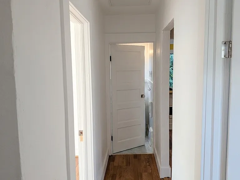 1023 NE Webster St — Photo 4
