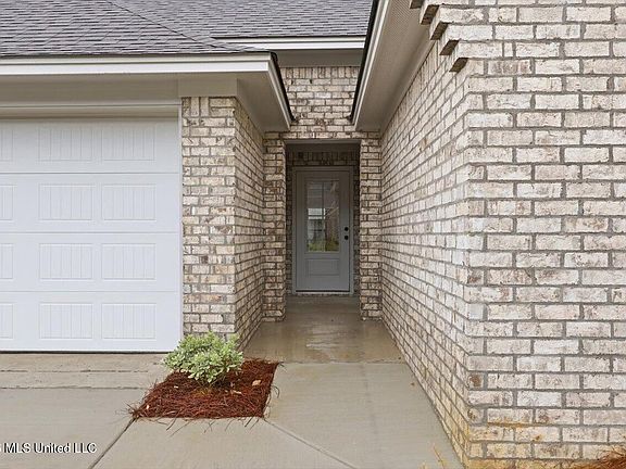 4th image of 511 Stone Brook Pl