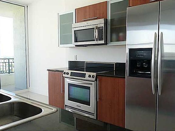 4th image of 3232 SW 22nd St APT 1902