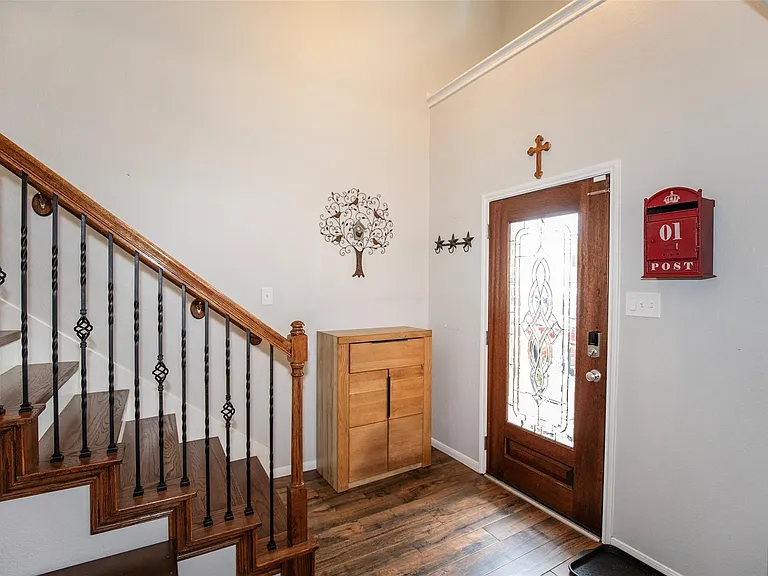 2110 Stonehollow Ct — Photo 4