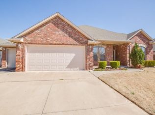 3300 Pin Oak Rd, Moore, OK 73170