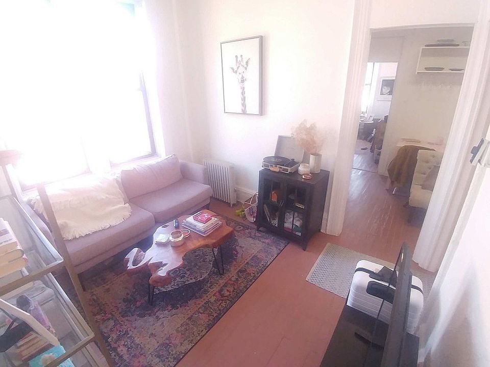 1st image of 127 Mulberry St #19