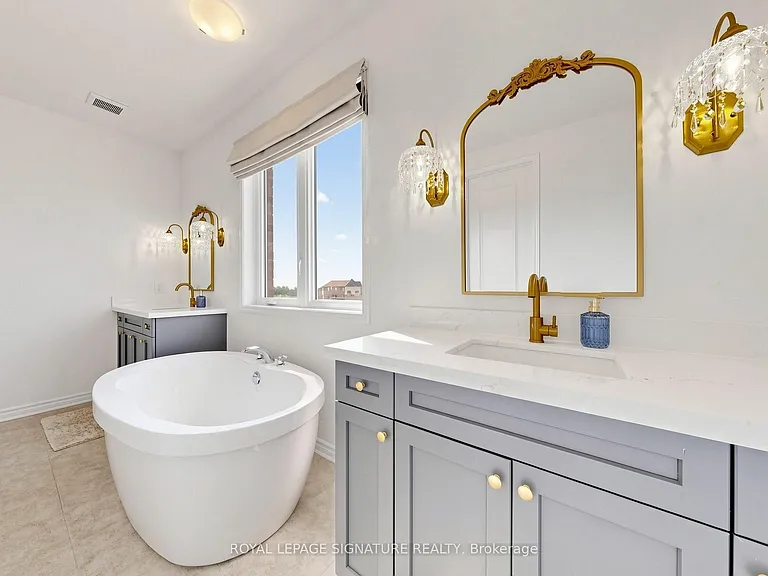 635 Newlove St — Photo 29