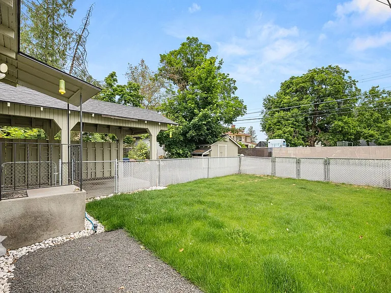 2604 W Sinto Ave — Photo 23