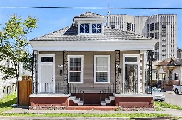 1st image of 652 S Gayoso St