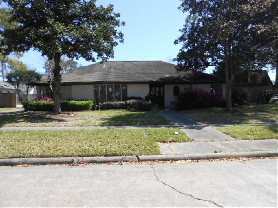 1st image of 2419 Green Tee Dr