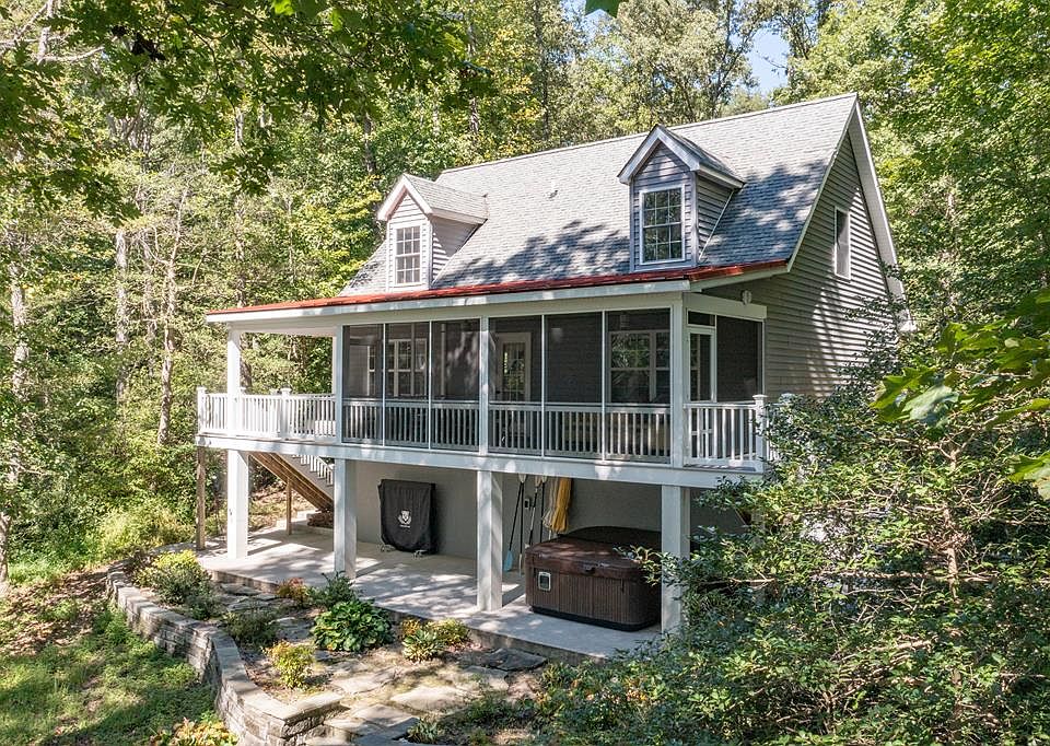 1st image of 268 Brandon Ln