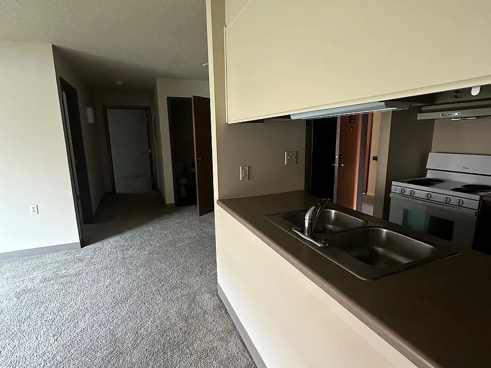 105 Front Ave SE
