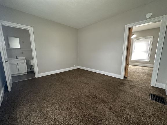 5th image of 1519 N Church St #1
