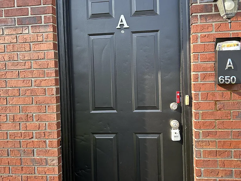 650 N Dixie Ave #A — Photo 2