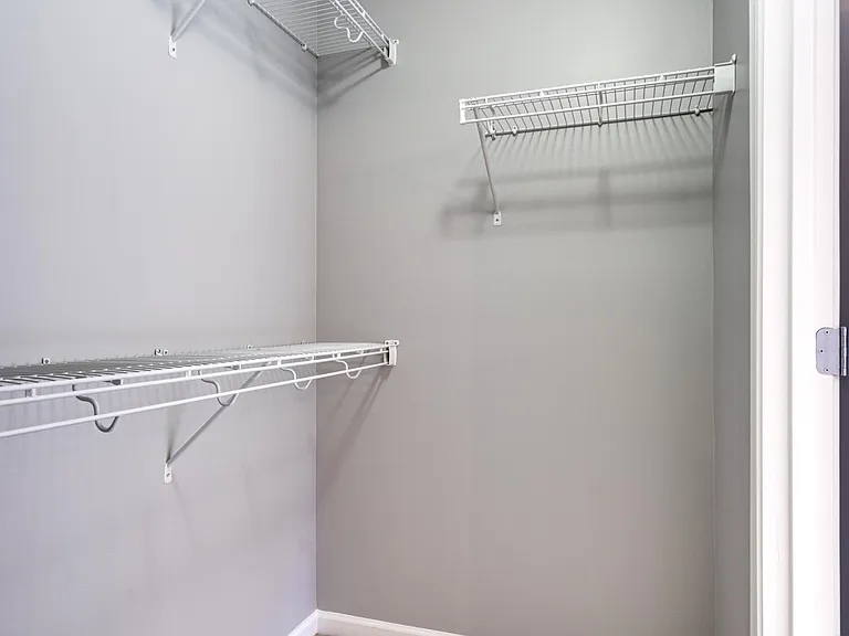 2nd bedroom's closet