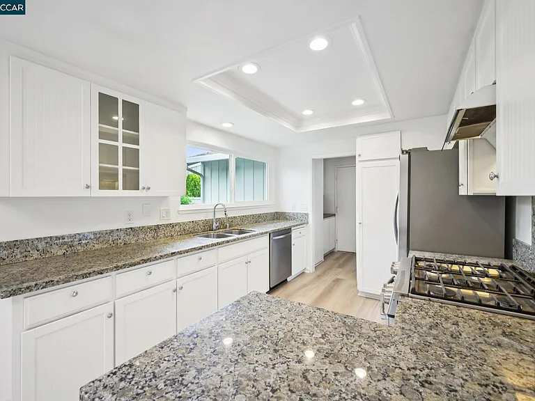 2137 Presidio Ct — Photo 16