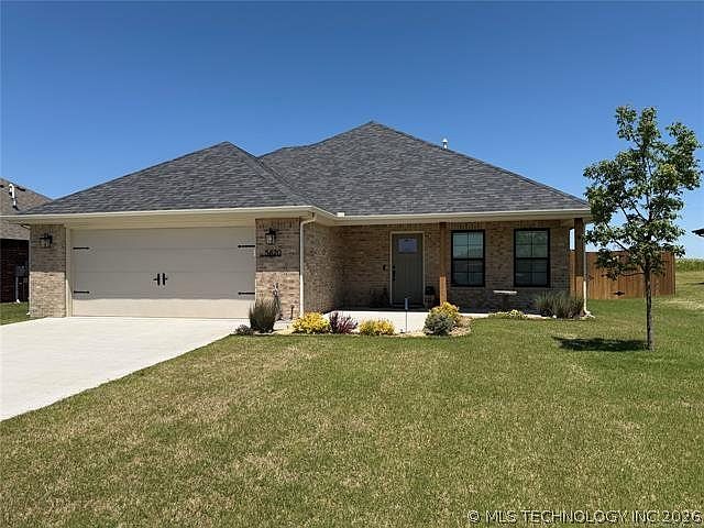 1st image of 5820 Coldspring Ln