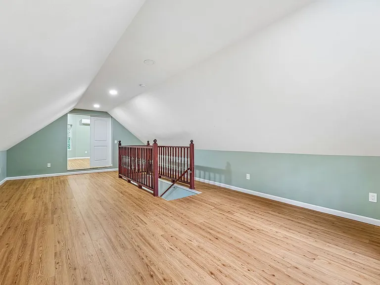 21567 Starrett Hill Dr — Photo 32