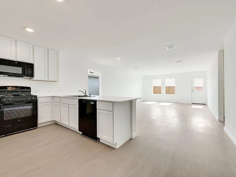 1271 Falcon Heights Dr — Photo 4