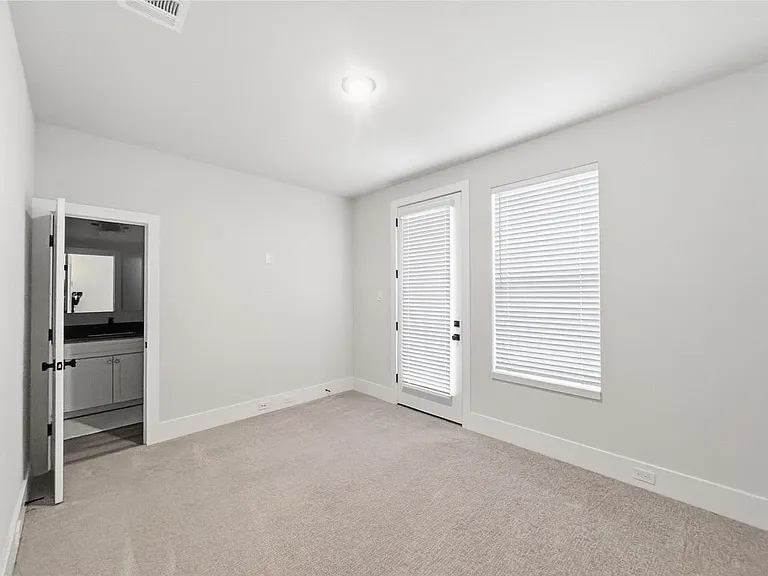 5632 Bertellis Ln — Photo 15