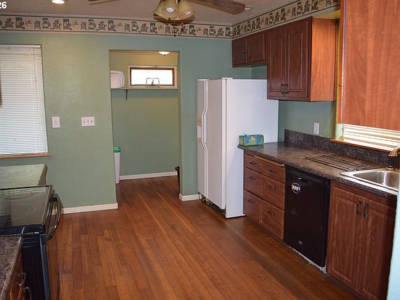 5th image of 3620 NE 162nd Ave