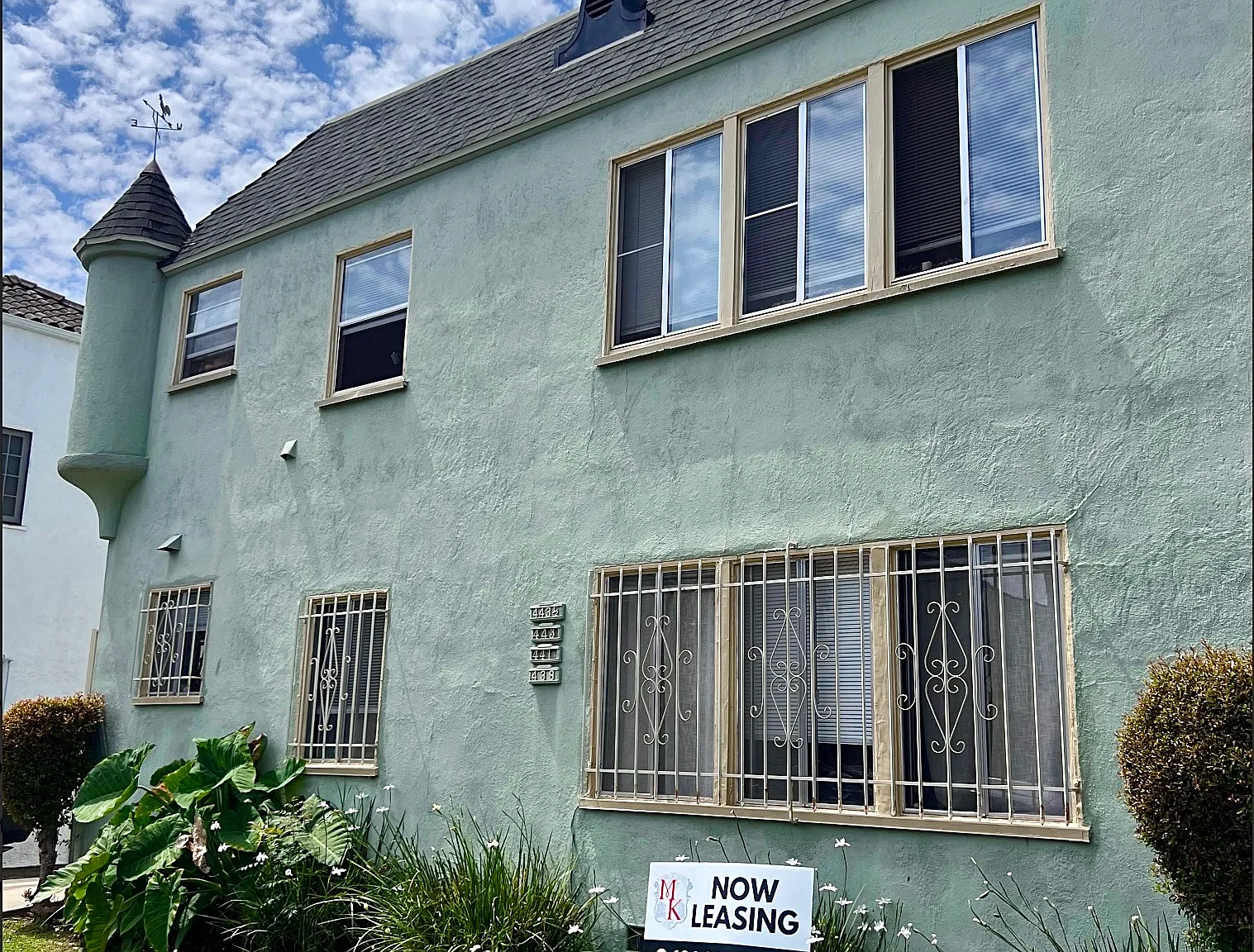 439 N Spaulding Ave — Photo 1