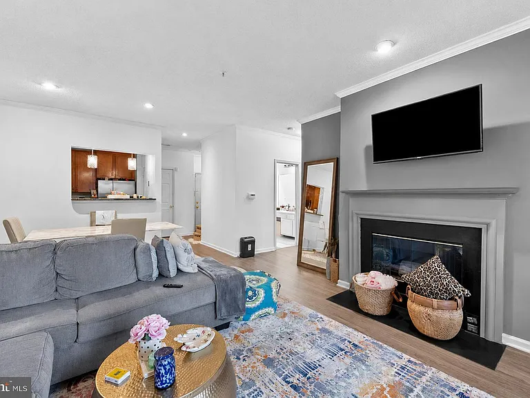 1708 Lake Shore Crest Dr #24 — Photo 9