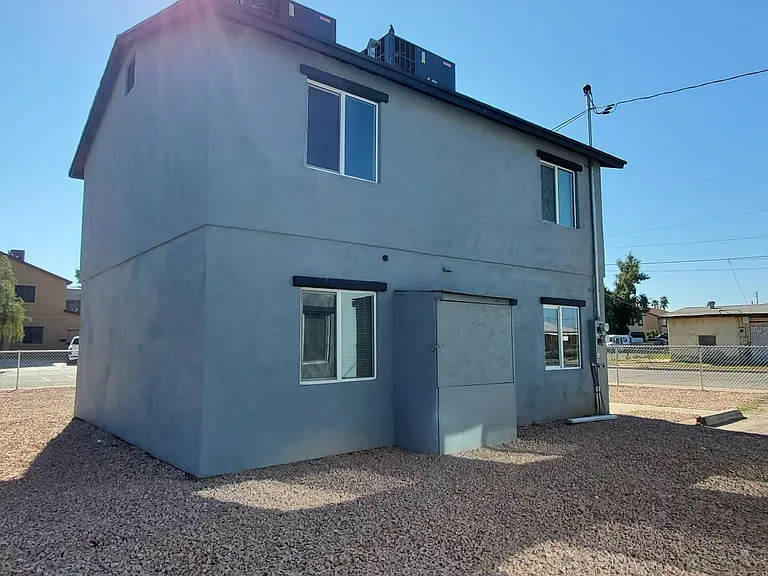 1146 W Apache St #1 — Photo 4