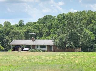 1405 Palomino Rd, Yadkinville, NC 27055