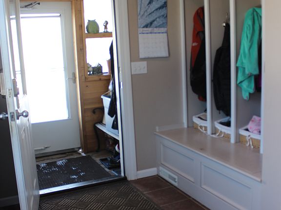 Covered Porch/Entry way 