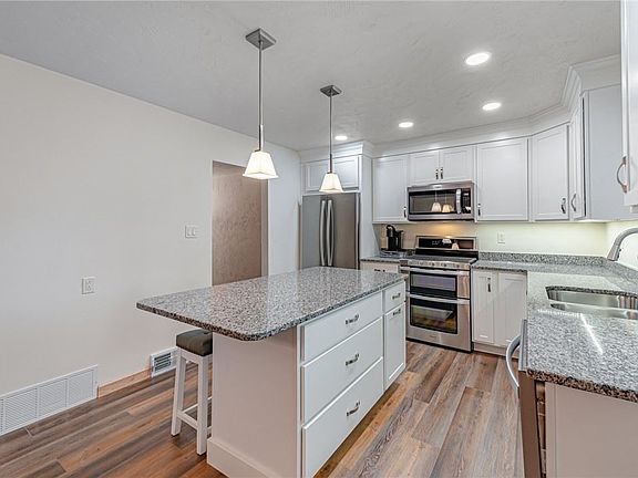 5th image of 112 Meadow Dr