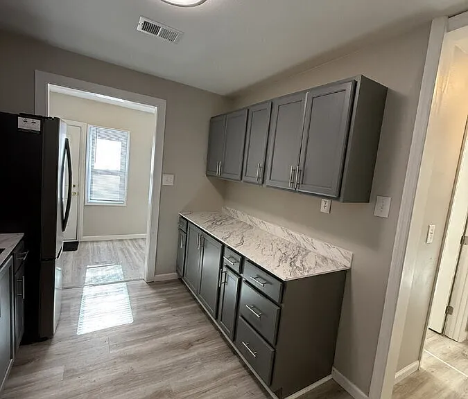 1003 W 46th St — Photo 16