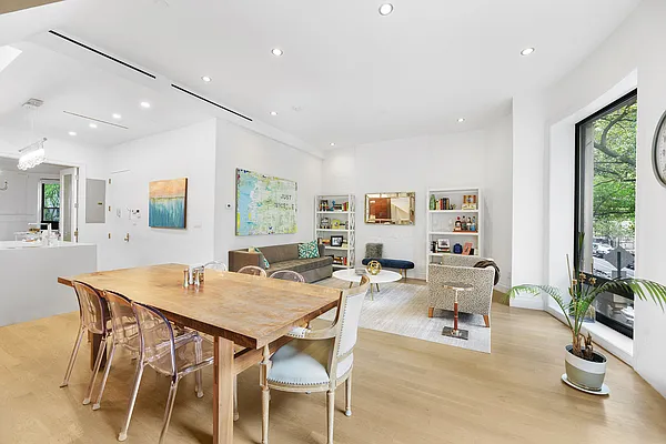 Rented by REAL New York | media 32