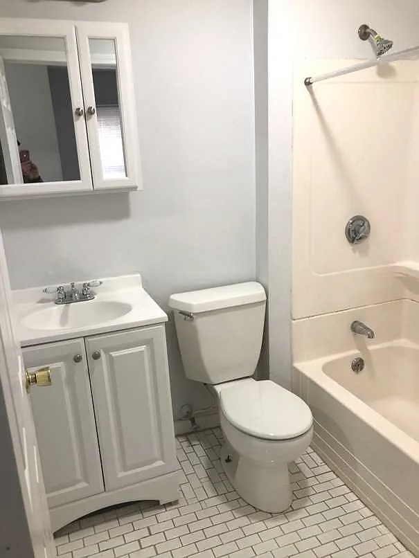 4 bed, $5,200 — Photo 3
