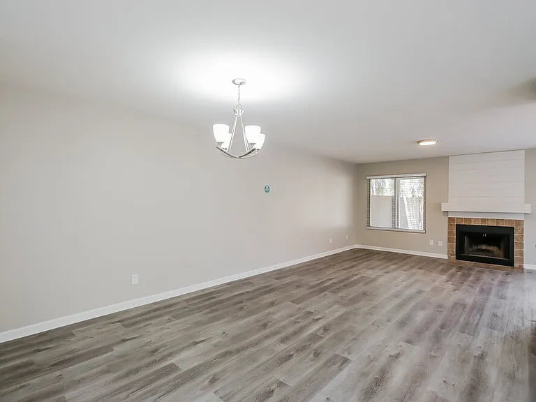 5330 E Fairfield St — Photo 6