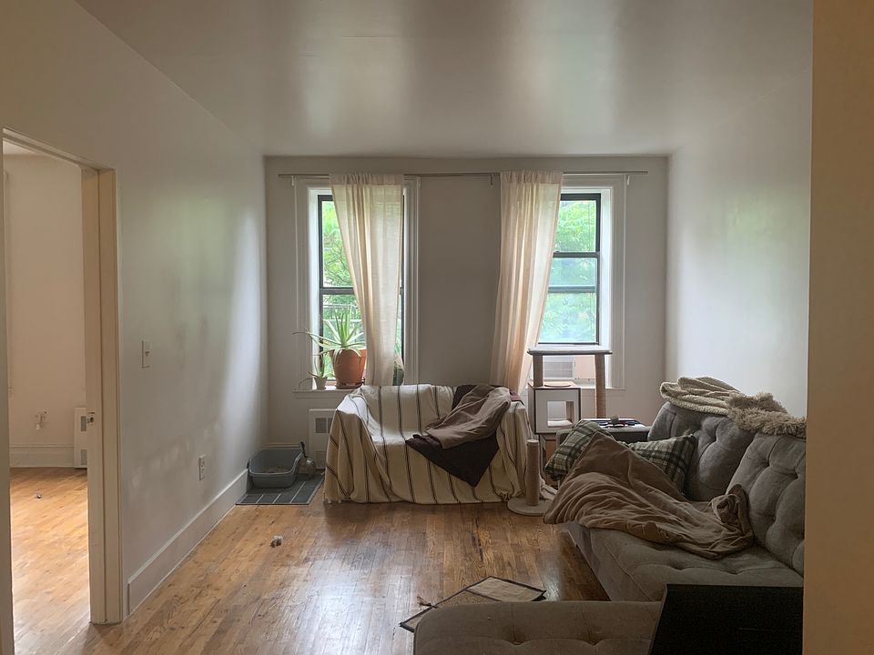 1st image of 1338 Willoughby Ave APT 3A