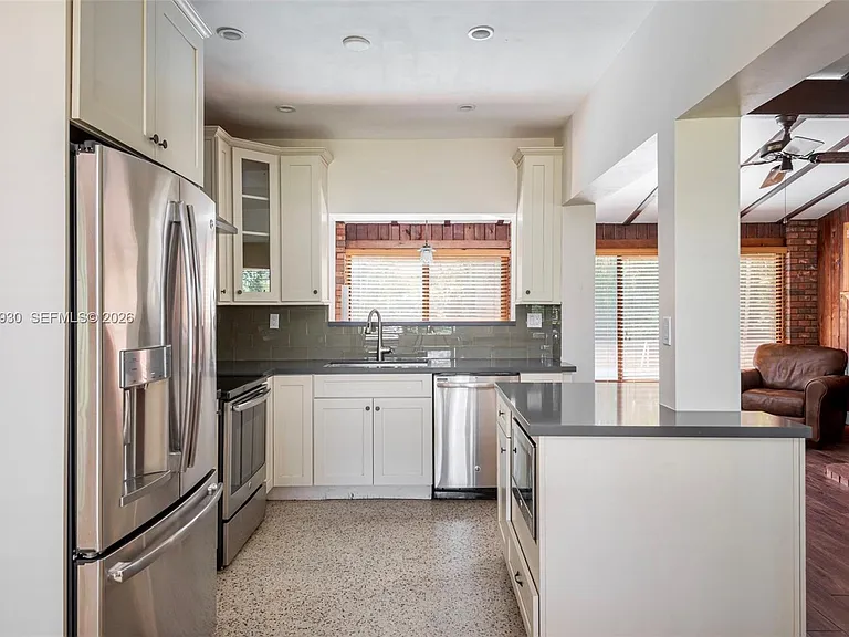 9100 SW 81st Ave — Photo 9