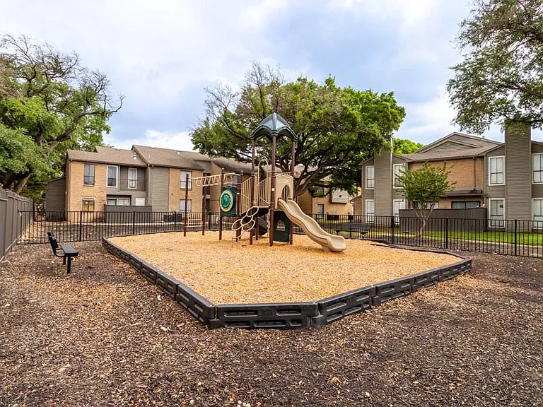 The Oaks of Westchase — Photo 21