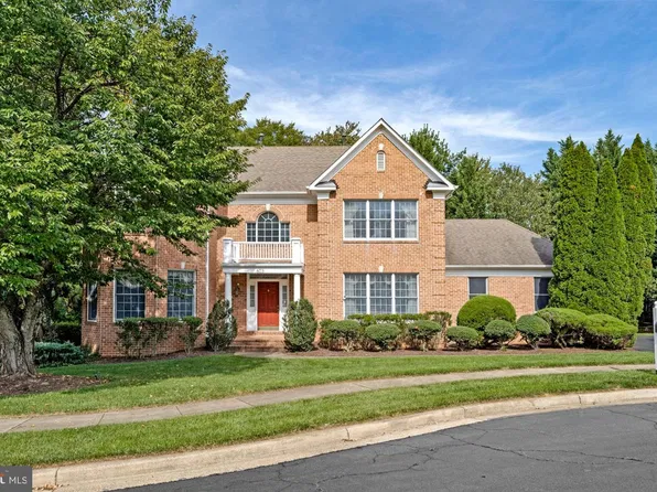 603 Carters Glen Ct SW, Vienna, VA 22180