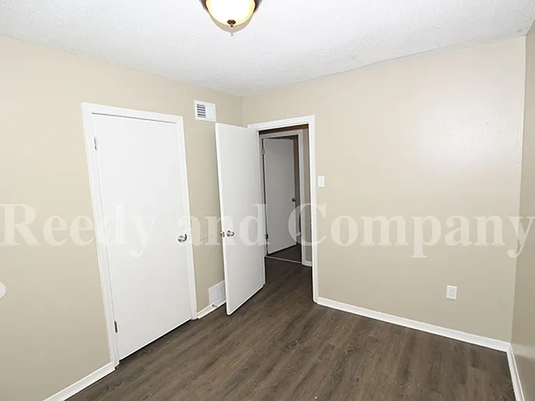 4557 Spring Valley Dr — Photo 9