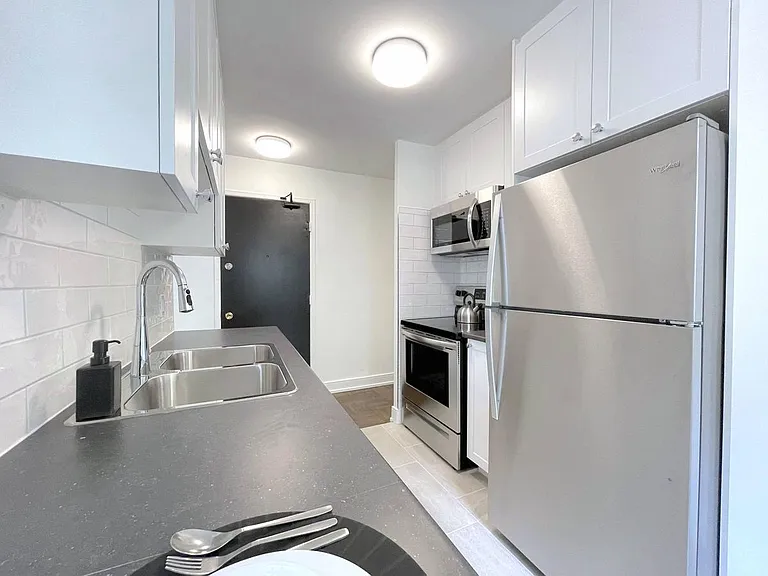 140 Kingston Rd #204 — Photo 16