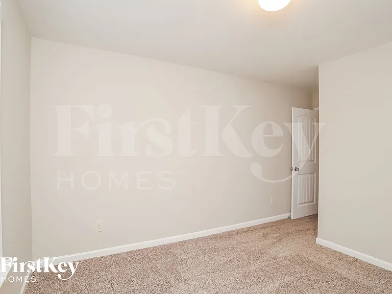 218 Woods Cir — Photo 11