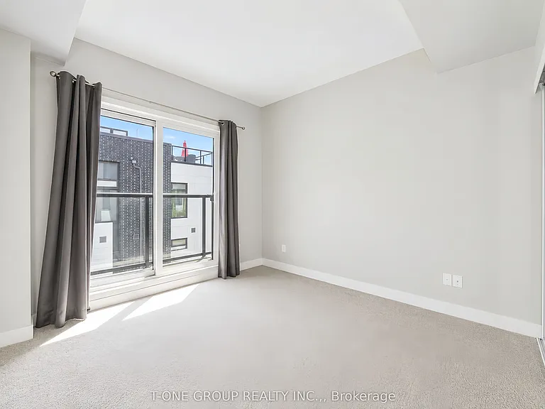 55 Sutton Ave — Photo 31